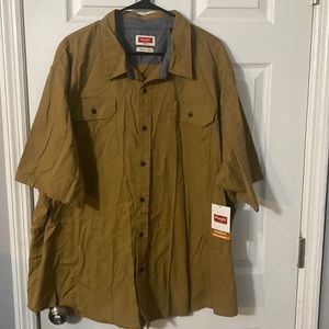 NWT Men’s Wrangler tan button down